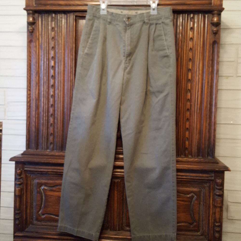 Dockers khakis